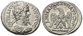 Phönikien. Tyros. Septimius Severus (193 - 211 n. Chr.).

 Tetradrachme (Billon). 209 - 211 n. Chr.
Vs: Büste des Septimius Severus in Rückansicht ...