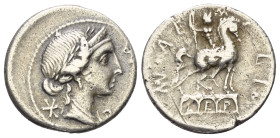 Mn. Aemilius Lepidus.

 Denar (Silber). 114 oder 113 v. Chr. Rom.
Vs: ROMA. Drapierter Frauenkopf (Roma?) mit Lorbeerkranz und Diadem rechts. Links...