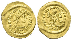 Iustinianus I. (527 - 565 n. Chr.).

 Tremissis (Gold). Constantinopolis.
Vs: D N IVSTINI - ANVS P P AVG. Büste mit Diadem, Paludament und Panzer r...