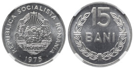 Rumänien. Sozialistische Republik (1965 - 1989).

 15 Bani (Aluminium). 1975. Bukarest.
NGC MS 67 (3997850-004). 

Vs: Wappen der Sozialistischen...