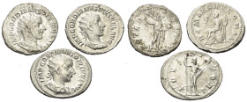 Römische Münzen - Lots. Kaiserzeit.


Lot (3 Stück, Silber): Antoniniane des Gordianus III. (238 - 244 n. Chr.).

Sehr schön.

Verkauft wie bes...