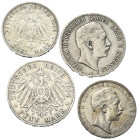 Deutschland - Lots.


Kaiserreich. 
Preußen. Wilhelm II. (1888 - 1918).

Lot (4 Stück, Silber): 5 Mark 1900 und 1904 A, 3 Mark 1909 und 1912 A....