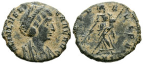 HELENA. Follis. (Ae. 1,53g/15mm). 330 d.C. Constantinopla. (RIC 33). Anv: Busto diademado, drapeado y con coraza de Helena a derecha, alrededor leyend...