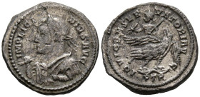 LICINIO I. Follis. (Ve. 3,33g/19mm). 318-319 d.C. Treveri. (RIC 212). Anv: Busto laureado y con coraza de Licinio I a izquierda portando mappa y cetro...