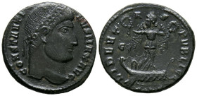 CONSTANTINO I (327-328 d.C.). Follis. (Ae. 2,81g/18mm). Constantinopla. (RIC 18). Anv: Busto laureado de Constantino I a derecha, alrededor leyenda: C...