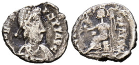 HONORIO. 1/2 Silicua de imitación visigoda. (Ar. 0,79g/13mm). 415 d.C. Ceca incierta, imitando a Rávena. (RIC 3703). Anv: Busto drapeado y diademado d...