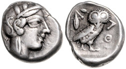 GRIECHENLAND, ATTIKA, Stadt Athen, AR Drachme (449-413 v.Chr.). Kopf der Athena r. Rs.Eule mit Olivenzweig im Quadratum incusum. 16mm; 4,25g; 3h.
 ss...
