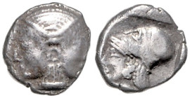 KLEINASIEN, MYSIEN, Stadt Lampsakos, AR Diobol (480-450 v.Chr.). Weibl. Doppelkopf. Rs.Kopf der Athena l. mit korinth. Helm im quadratum incusum. 1,21...