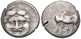 KLEINASIEN, MYSIEN, Stadt Parion, AR Hemidrachme (350-300 v.Chr.). Gorgoneion. Rs.Stier l. stehend, unten Ähre, PA RI. 2,31g.
 ss/f.ss
BMC 15.96.23