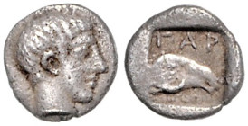 KLEINASIEN, TROAS, Stadt Gargara, AR Tritartemorion (400 v.Chr.). Kopf eines jungen Mannes r. Rs.Widderkopf r. im quadratum incusum. 0,64g.
 sehr sel...