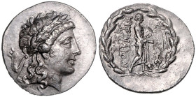 KLEINASIEN, AIOLIS, Stadt Myrina, AR Drachme (2. Jh. v. Chr.). Kopf des jugendl. Apoll mit langem Haar r. Rs.Apollo r. stehend, hält Opferschale und L...