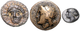KLEINASIEN, IONIEN, Stadt Milet, AE 18 (350-300 v.Chr.). Belorb. Kopf des Apollo in 3/4-Ansicht l. Rs.Löwe n.r., zurückblickend, unten Magistratsname,...