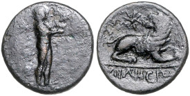 KLEINASIEN, IONIEN, Stadt Milet, AE 18 (2.-1.Jh.v.Chr.). Kultstatue des Apollo Didymais steh. n.r., Reh und Bogen haltend. Rs.Sitz. Löwe n.r., sich um...