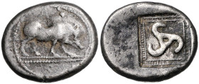 KLEINASIEN, LYKIEN, Dynasten (460-440 v.Chr.), AR Stater (unbest.Dynast). Eber n.r. schreitend, auf Perllinie. Rs.Triskeles in Perlquadrat und quadrat...