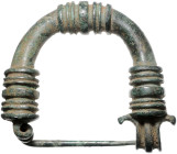 GRIECHENLAND, Varia, Phrygische Bogenfibel. 8./7. Jahrh.v.Chr. 52x45mm; 54,38g. Intakt.
 schöne Patina, vz