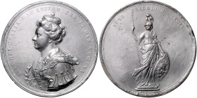 GROSSBRITANNIEN, Anna, 1702-1714, Zinnmed. o.J. (1707) von J. Croker, a.d. Union von England und Schottland. Gekrönte Panzerbüste l. Rs.Pallas Athene ...