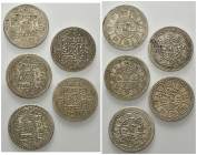 NEPAL, Tribhuvana Bir Bikram, 1911-1950, 2 Mohars VS1970 =1913, VS1971 =1914, VS1972 =1915, VS1980 =1923, VS1984 =1927.
 5 Stk., ss bis vz
KM 695