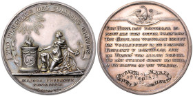 NIEDERLANDE, Varia, Silbermed. o.J.(1791) von H.Lagemann, a.d. Hochzeit. Weiblicher Genius vor Feueraltar mit brennendem Herz. Rs.8 Zeilen Schrift zwi...