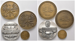 POLEN, Varia, Br.-Med. 1970 von Z.R. a.d. 50-Jahrfeier der Seefahrtsschule. Polnischer Adler vor Landkarte. Rs.Dreimaster r. (2x). vz-st; je 70mm; je ...