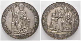 AACHEN, STADT, Silbermed. o.J. 1964 von Holl. Karl der Große thront von vorn. Rs.Karl d. G. widmet Dommodell der thronenden Muttergottes, Randpunze 10...