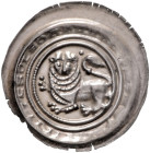 BRAUNSCHWEIG UND LÜNEBURG, Heinrich der Löwe, 1142-1195, Brakteat, Lüneburg. Liegender Löwe l., Kopf nach vorn, darüber Kugel. 0,6g.
 vz-st
Bonh. 37...