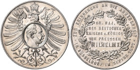 DÜSSELDORF, STADT, Silbermed. 1877 unsig., a.d. Besuch des Kaisers Wilhelm I. (1861-1888) in der Stadt. Gekrön. Adler mit Porträtmedaillon des Kaiser ...