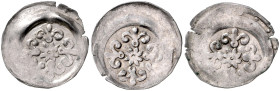 EGER, KÖNIGLICHE MÜNZSTÄTTE, Friedrich II., 1215-1250, Lot von 3 Stk., 1/2 Brakteat o.J. Rosette umgeben von 4 Lilien, im Wulstreif. Rs.Kopf unter Geb...