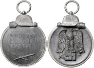 DRITTES REICH, 1933-1945, Tragb. Zinkmed. 1941. Winterschlacht im Osten 1941/42, sog. Ostmedaille. 3 Zeilen Schrift über Schwert und Olivenzweig. Rs.A...