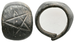 ANCIENT ROMAN BRONZE RING.(3rd–4th centuries).Ae.

Weight:2,4 gr
Diameter:13 mm