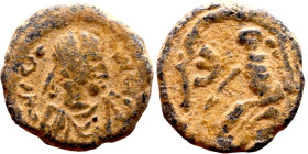 Justin I (518-527) Pentanummium. Obverse: D N IVSTINVS P P AVG, diademed, draped, and cuirassed bust right Reverse: Large E. Tyche figure

 14mm 2.2...