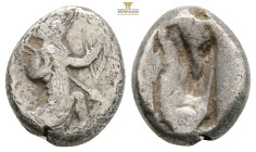 ACHAEMENID EMPIRE. Time of Darios I to Xerxes II, 485-420 BC. Sardes.
Obv: Persian king in kneeling-running stance right, holding spear and bow, and w...