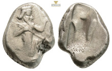 ACHAEMENID EMPIRE. Time of Darios I to Xerxes II, 485-420 BC. Sardes.
Obv: Persian king in kneeling-running stance right, holding spear and bow, and w...