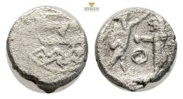SAMARIA. Circa 375-333 BC. AR Obol (0,84 g; 9,2 mm)
Obv. Phoenician galley left; (phoenician letter above), waves below. Rev. Persian king or hero, h...