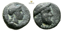 AEOLIS. Autokane. 3rd century BC
Obv: Helmeted head of Athena right.
Rev: Laureate head of Zeus right.
AE Bronze, 0,7g 8,7mm
