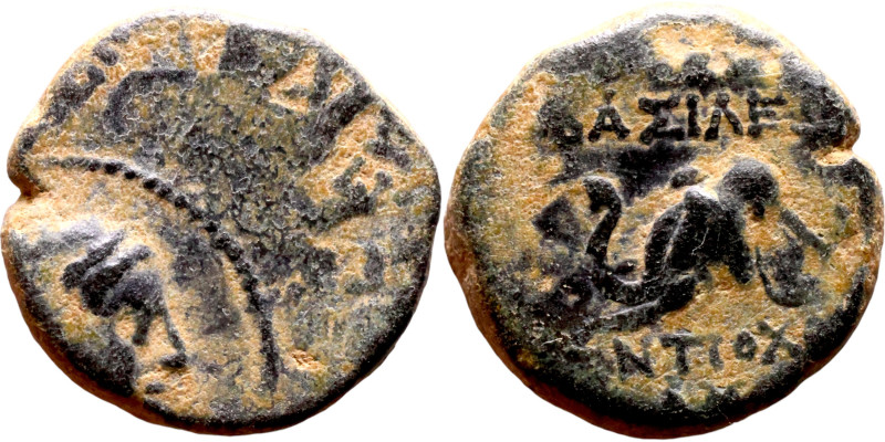 Antiochus IV Epiphanes (Seleukid King: 175-172 BC). AE bronze. Obv.: Veiled, dia...