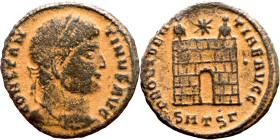 Constantine I, The Great (307 - 337 AD). Follis. Obv.: CONSTANTINVS AVG, Laureate head of Constantine right. Rev.: PROVIDENTIA AVGG, Camp gate