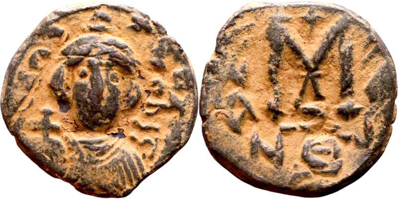 Constans II (641-668) Follis. Obverse: Imperial figure holding cross and globus ...