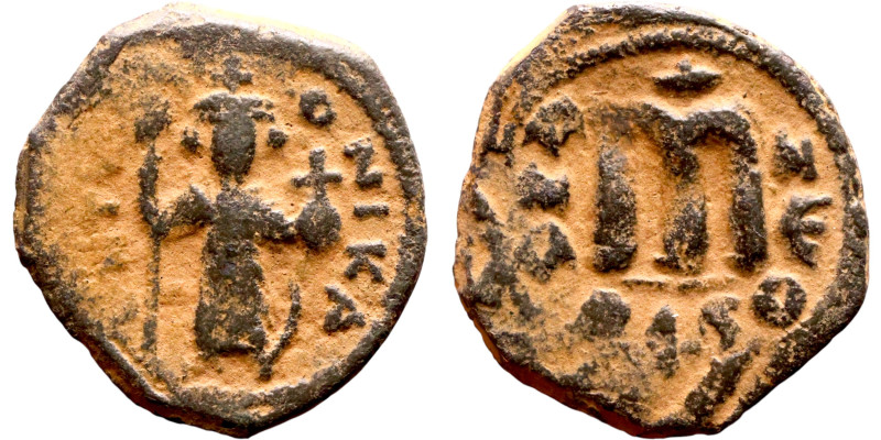 Constans II (641-668) Follis. Obverse: Imperial figure holding cross and globus ...
