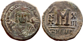 Maurice Tiberius (582-602) Follis. Antioch. Obverse: Crowned bust facing, wearing consular robes, holding mappa and eagle-tipped scepter , Reverse: La...