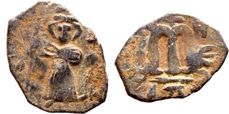 Constans II (641-668) Follis. Obverse: Imperial figure holding cross and globus ...