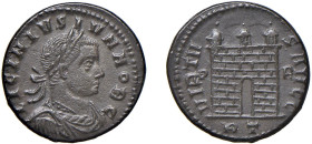 LICINIO II (317-324) FOLLIS 318-9 - Zecca Roma - D/Busto laureato a d. , drappeggiato e corazzato IMP LICINIVS IVN NOB C R/Roma seduta a d. tiene uno ...