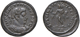 COSTANTINO I (306-337) FOLLIS 313-5 - Zecca Treviri - D/Busto a d. laureato e corrazzato IMP CONSTATINVS AVG R/Il Sole stante a s. con la mano d. alza...