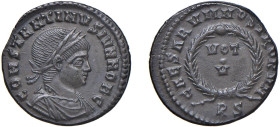 COSTANTINO II (337-340) FOLLIS 317 -Zecca Roma - D/Busto laureato a d. , drappeggiato e corrazzato CONSTANTINVS IVN NOB C R/Entro corona di alloro VOT...