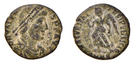 VALENTE (364-378) CENTENIONALE - Zecca Antiochia - D/Busto diademato, drappeggiato e corazzato a d. R/La Vittoria a s. porta coroncina - Concrezioni c...