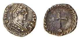 GIUSTINIANO I (527-565) MEZZA SILIQUA gr.0,64 - Zecca Ravenna - D/Busto a d. diademato e ornato da globi DN IVSTINI ANVSPPI R/Entro corona la Croce su...