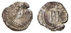GIUSTINIANO I (527-565) QUARTO DI SILIQUA gr.0,59 - - D/Busto diademato e drappeggiato a d. R/Entro corona PK - Ar - Sear 317 BB/SPL