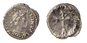 GIUSTINIANO I (527-565) OTTAVO DI SILIQUA gr.0,38 - Zecca Ravenna - D/Busto a d. diademato e ornato da globi DN IVSTINI ANVSPP R/Entro corona il Crist...