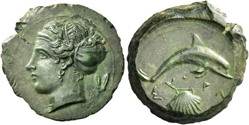 Syracuse. Hemilitra circa 400, Æ 3.30 g. Head of nymph Arethusa l., wearing sphe...