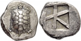 Aegina, Aegina. Stater circa 380, AR 11.73 g. Tortoise seen from above. Rev. Skew pattern within incuse square. Millbank pl. 2, 14. SNG Lockett 1995 ....