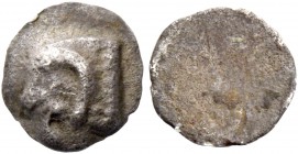 Salamis, Evelthon, 525 – 500. 1/24 siglos circa 525-500, AR 0.36 g. Head of ram l. Rev. Smooth. Traité II –. BMC 10 and pl. IX, 9 (quarter of obol ?)....